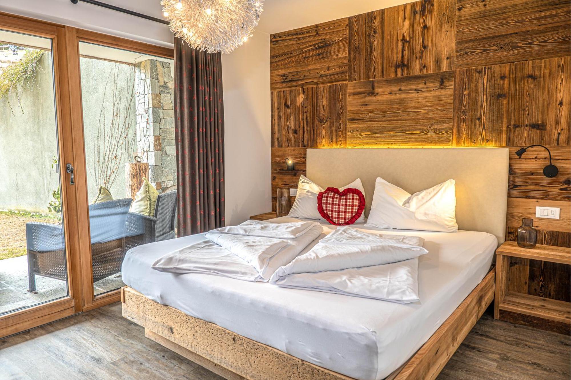 Deluxe Two-Bedroom Apartment
