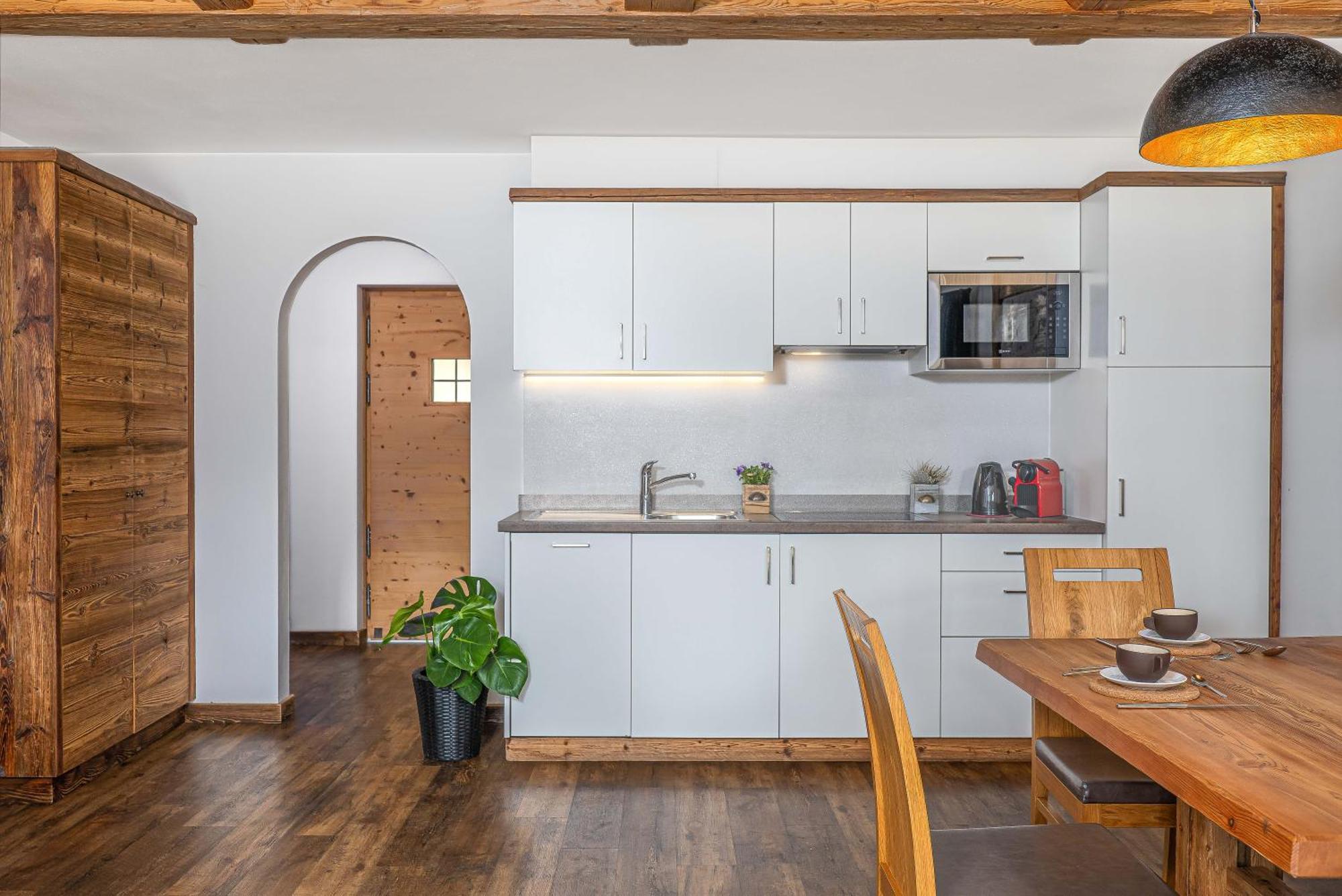 Deluxe Two-Bedroom Apartment