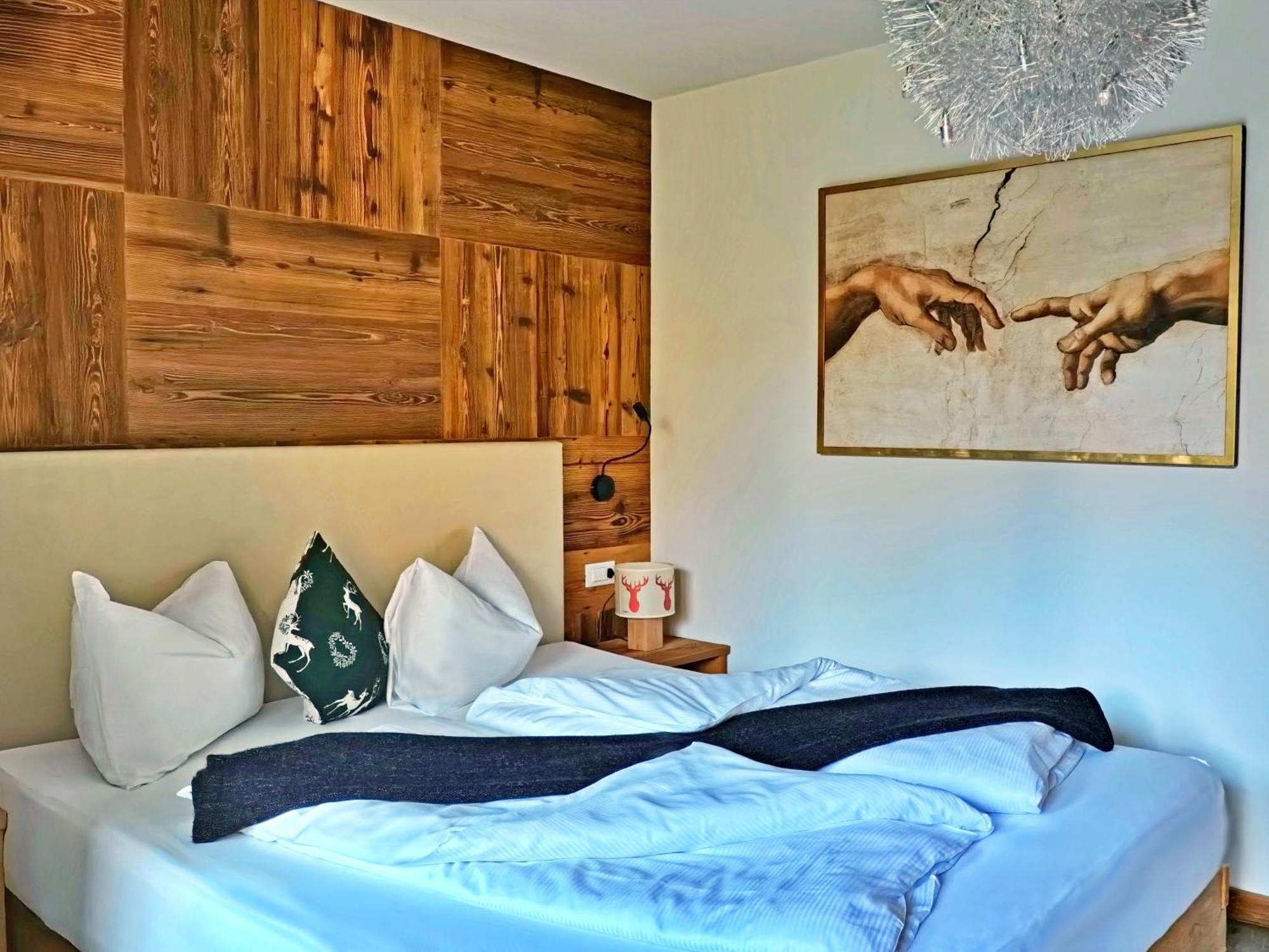 Deluxe Two-Bedroom Apartment