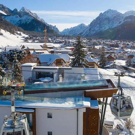 Al Plan, A Mountain Moving Hotel-2